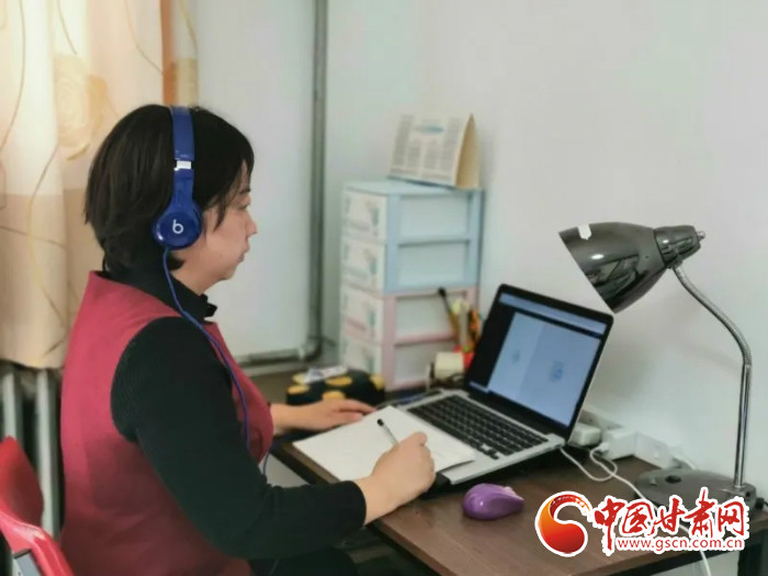 【三八特刊·“疫”線心聲】她，24小時(shí)聆聽(tīng)“疫”動(dòng)的心