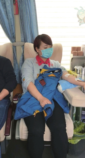 熱血戰(zhàn)疫敬佑生命 蘭州市三家出租車愛心車隊義務(wù)獻(xiàn)血