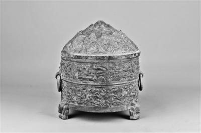 平?jīng)霾┥缴w神獸紋銅樽，東漢人向往過上神仙生活的印跡