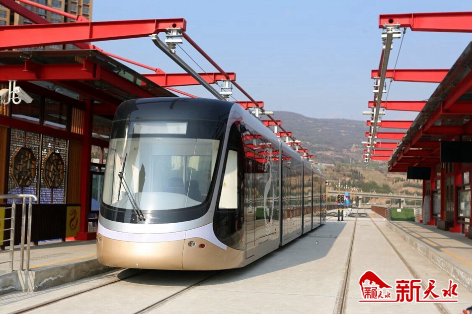 王銳調研有軌電車示范線一期工程、工業(yè)博物館等項目建設情況