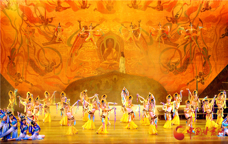 8月8日晚，《絲路花雨》《大夢敦煌》首次同臺(tái)亮相蘭州