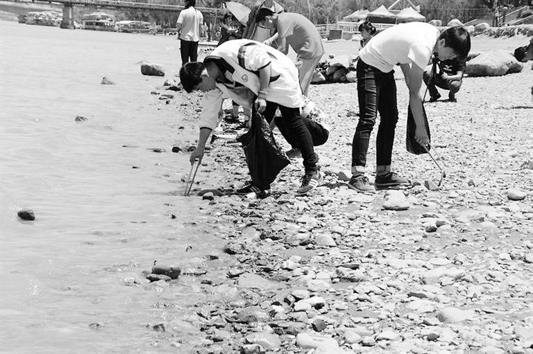 保護母親河，我們一直在路上……