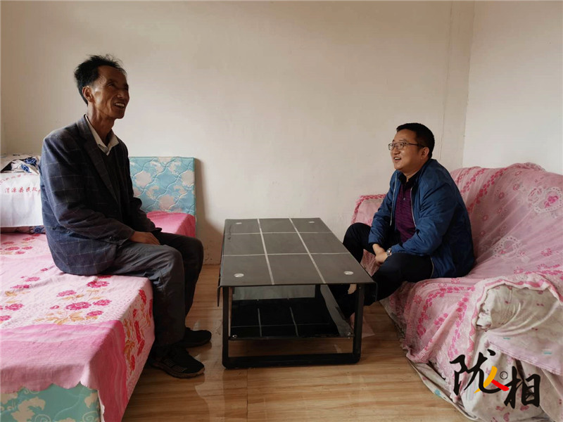 【隴人相】以扶貧為己任 把村民當(dāng)親人——記元古堆村黨支部第一書記、駐村幫扶工作隊(duì)隊(duì)長(zhǎng)陳元兵