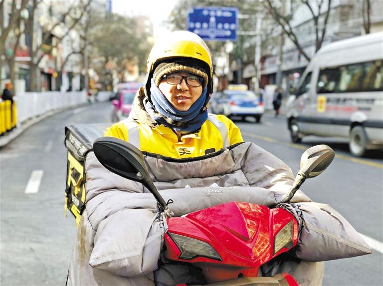 外賣小哥王全軍：好好干，在蘭州買套房