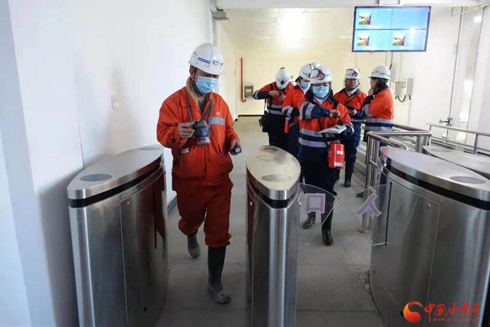 【新春走基層】春節(jié)，他們依然堅(jiān)守在600米礦井下