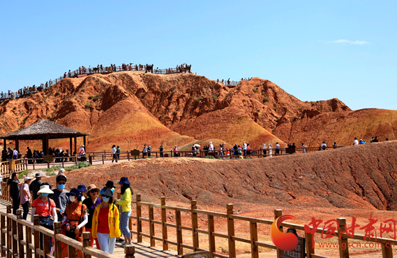 端午假期張掖共接待游客87.05萬人次，實現(xiàn)旅游收入4.64億元