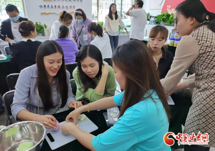 解鎖新技能！蘭州七里河區(qū)秋天的第一份手工月餅來了