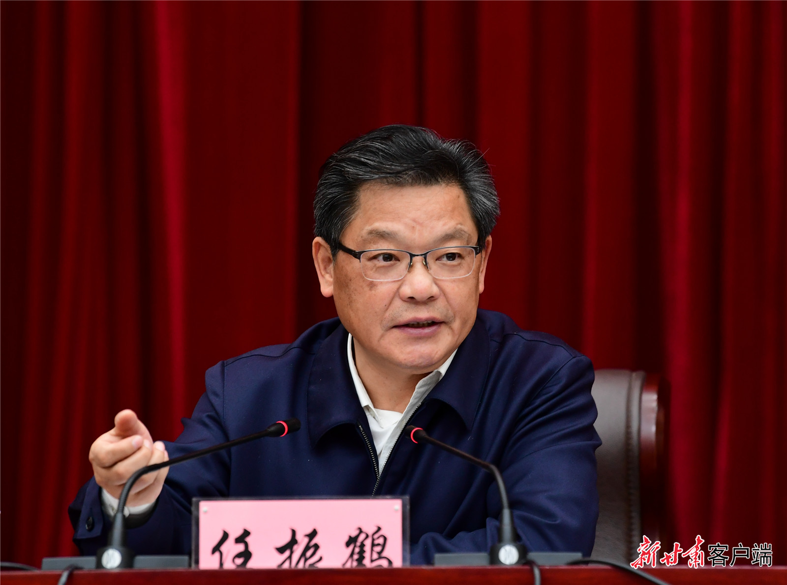 任振鶴在全省新型城鎮(zhèn)化工作推進(jìn)會(huì)議上強(qiáng)調(diào)：凝心聚力抓落實(shí)、蹄疾步穩(wěn)向前進(jìn)，奮力推進(jìn)新型城鎮(zhèn)化建設(shè)再上新臺(tái)階