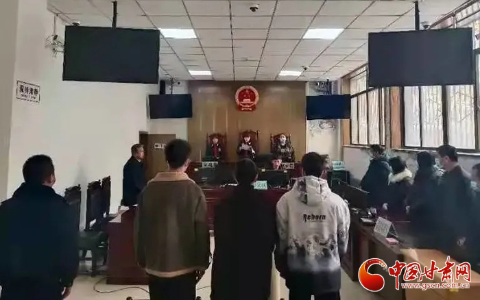 依法帶娃！甘肅省平?jīng)鍪邪l(fā)出首份《家庭教育令》