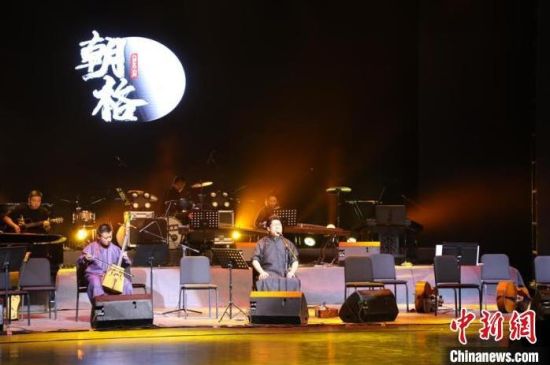 圖為甘肅本土原生態(tài)樂隊(duì)“朝格組合”在蘭州演出。(資料圖) 受訪人供圖