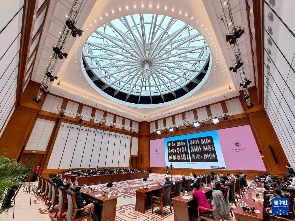 3月18日，“中國社會科學院考古學論壇·2021年中國考古新發(fā)現(xiàn)”進行入選項目報告環(huán)節(jié)（手機照片）。