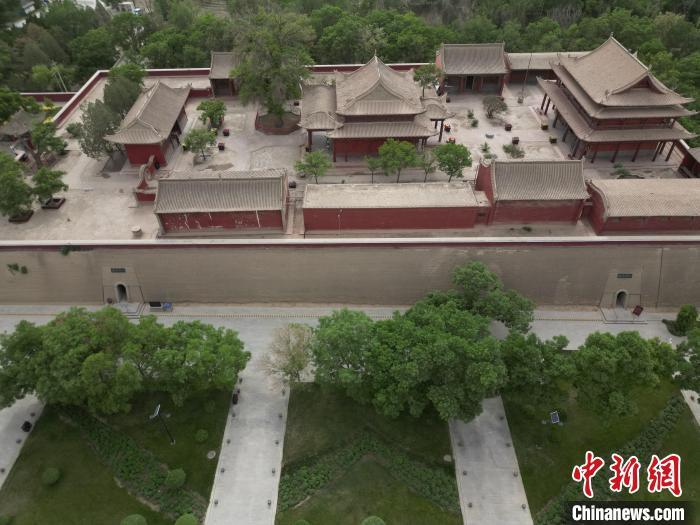 5月16日，航拍下的雷臺漢墓墓室入口。戴文昌　攝