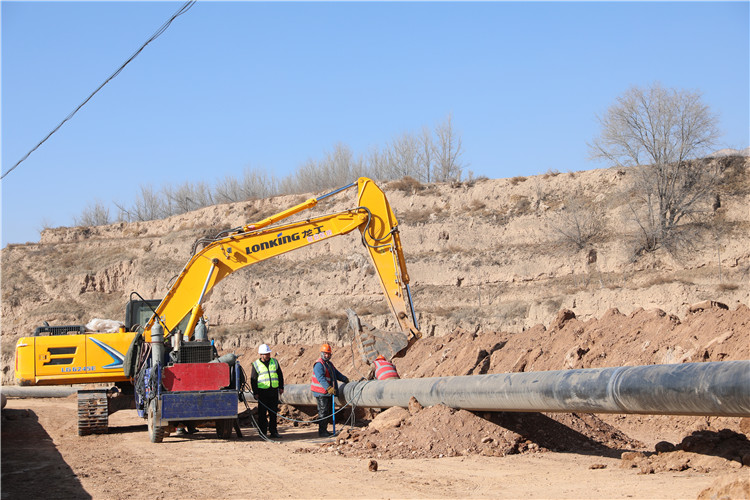 臨洮縣洮陽水廠農(nóng)村供水鞏固提升暨城區(qū)第二水源工程現(xiàn)場。_副本.jpg